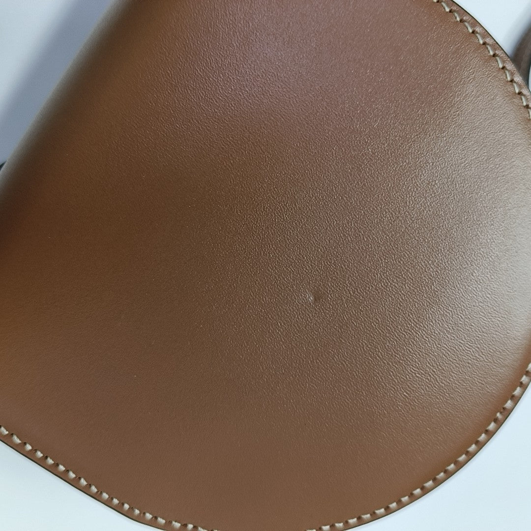 Authenticated pre-owned  FOLCO CUIR TRIOMPHE Calfskin Brown - Shoulder Bag at Looply