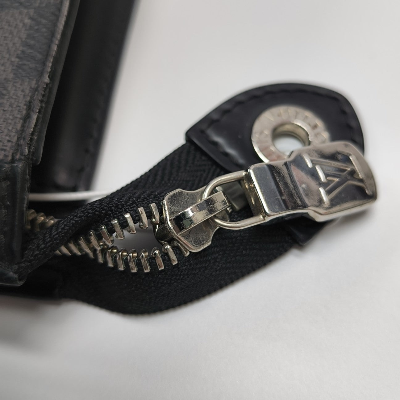 Pochette Voyag MM Damier Graphite Coated Canvas Gray