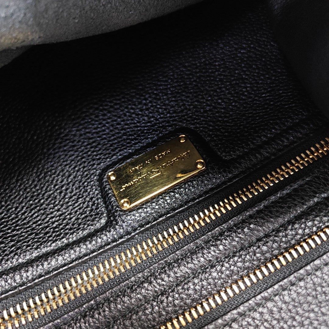 Amy Large Calfskin Black