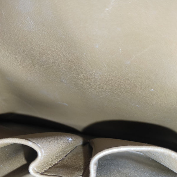 CLASSIC BOX Medium Calfskin Brown