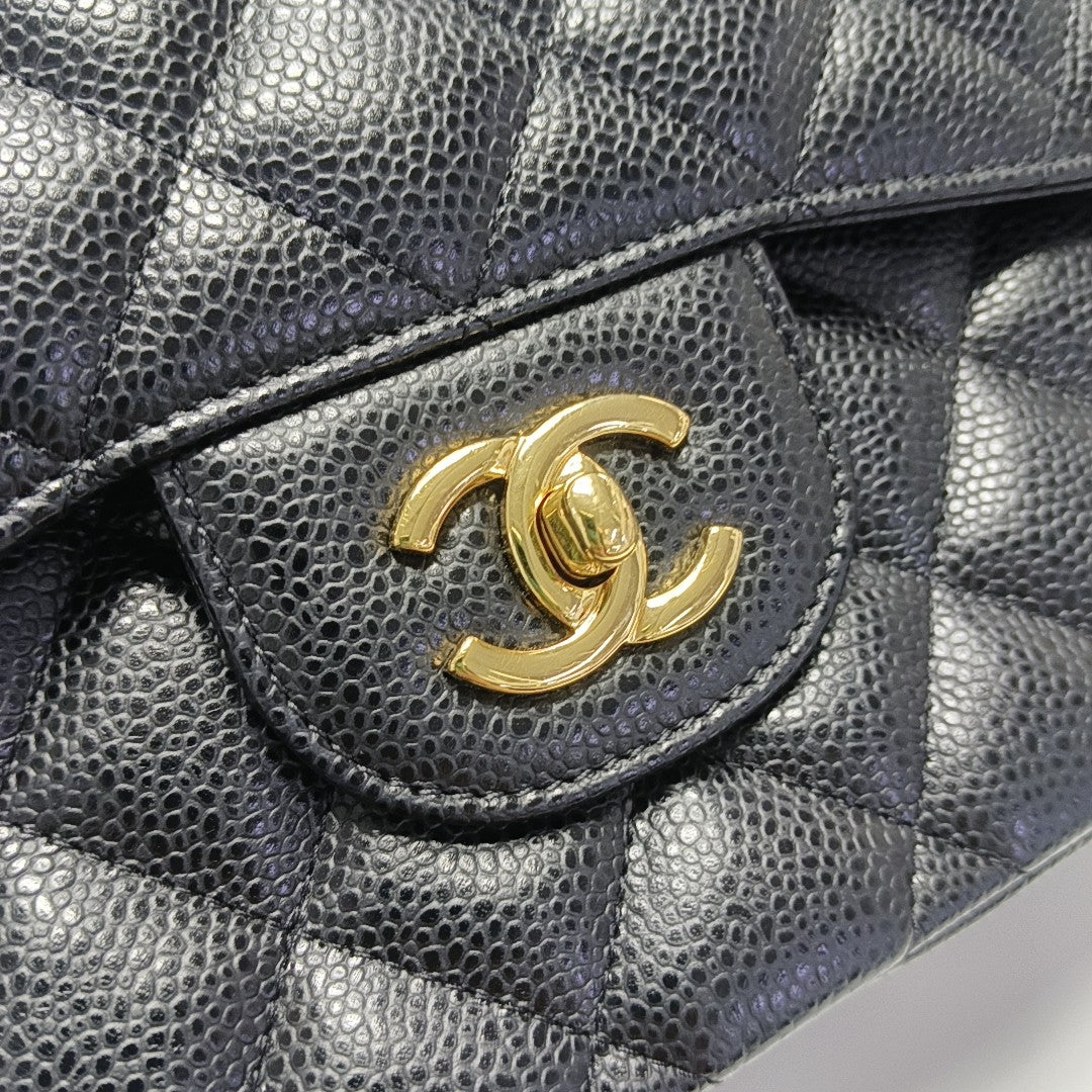 CLASSIC FLAP Jumbo Quilted Grained Calfskin Black