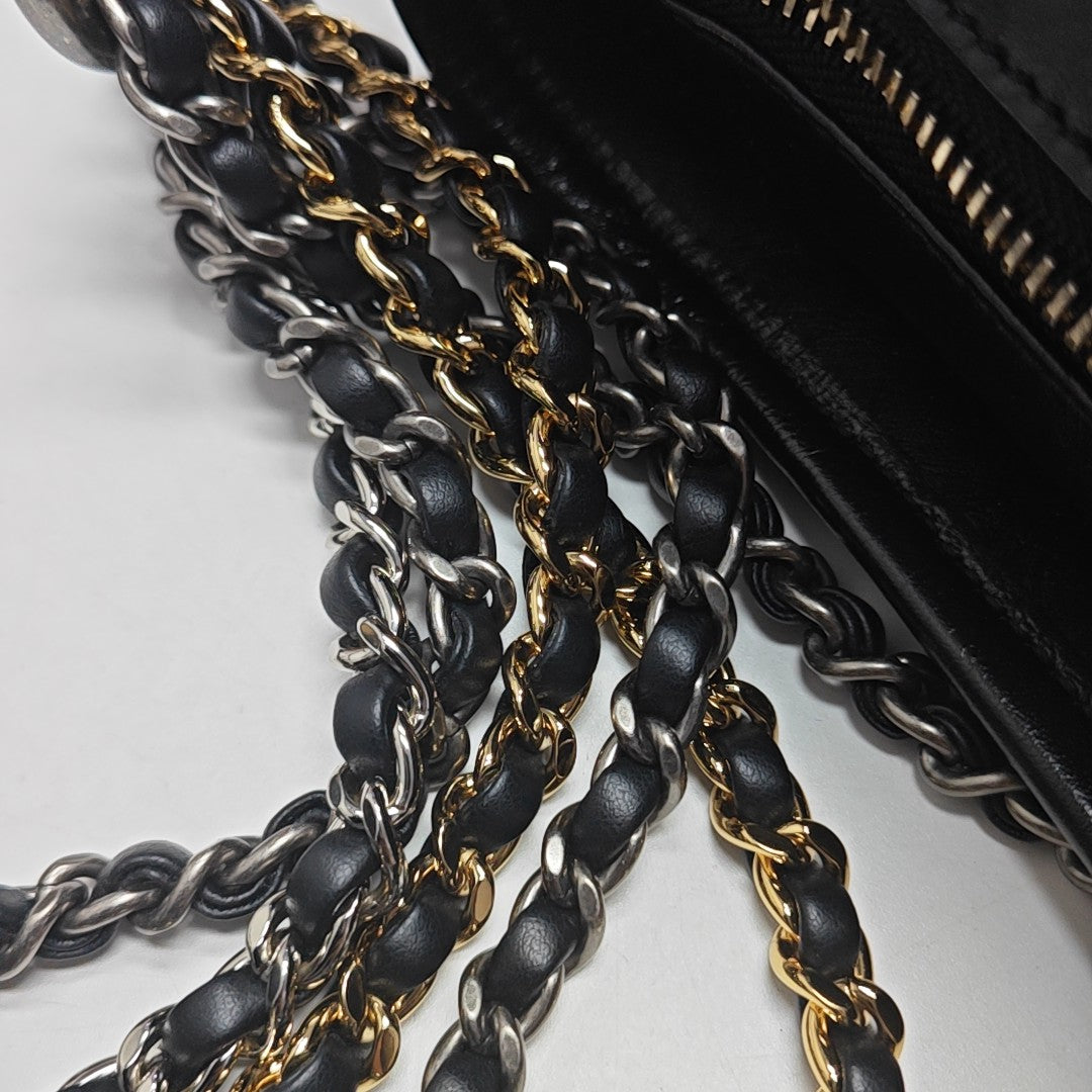 GABRIELLE Small Quilted Calfskin Black