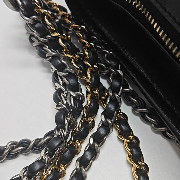 GABRIELLE Small Quilted Calfskin Black