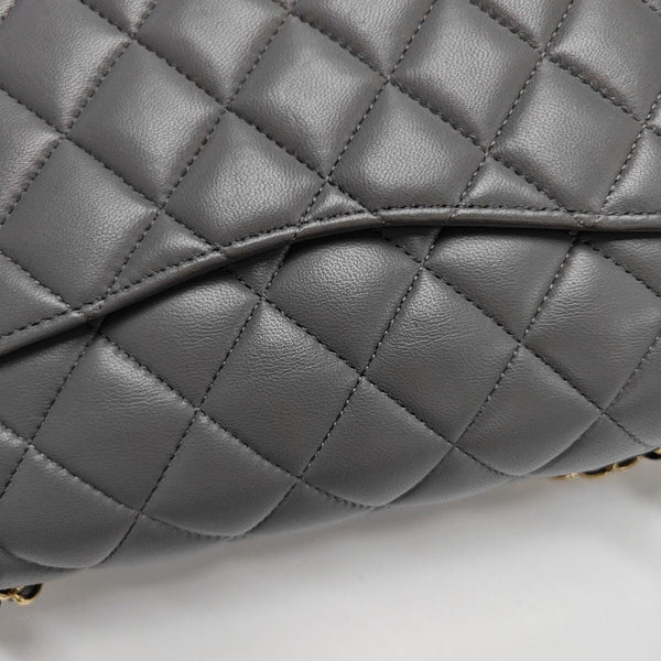 CLASSIC FLAP Medium Quilted Lambskin Gray