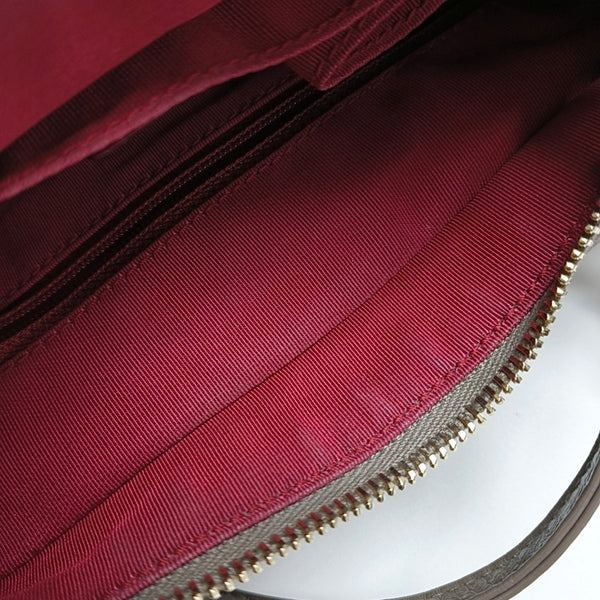 Authenticated pre-owned  GABRIELLE Quilted Calfskin Gray - Crossbody Bag at Looply