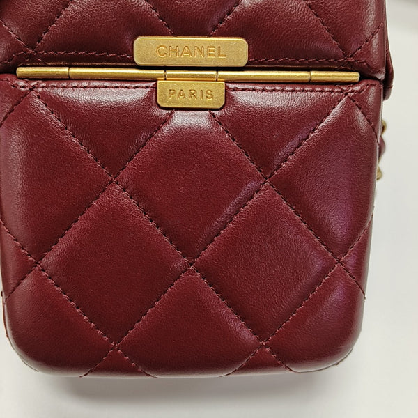 Quilted Lambskin Shoulder Bag Red