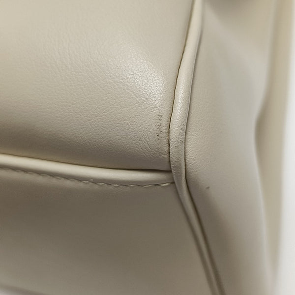 16 Medium Calfskin Beige