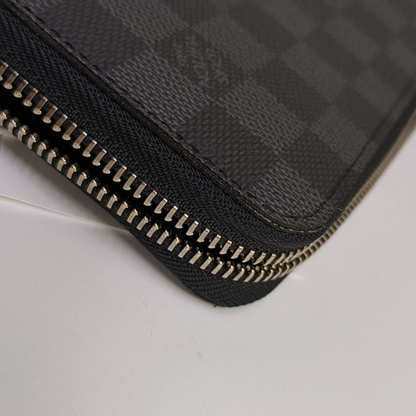 ZIPPY Damier Graphite Coated Canvas Gray Wallet