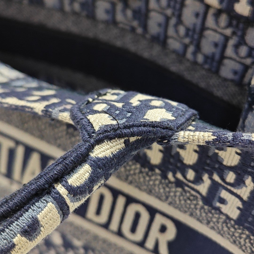 Book Tote Medium Oblique Canvas Blue