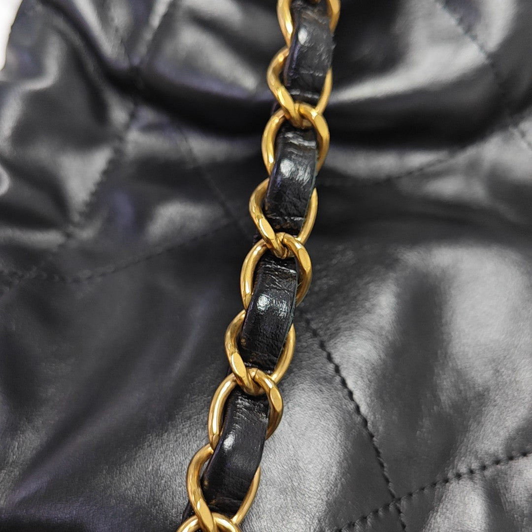 CHANEL 22 Small Quilted Calfskin Black
