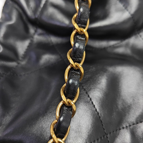 CHANEL 22 Small Quilted Calfskin Black