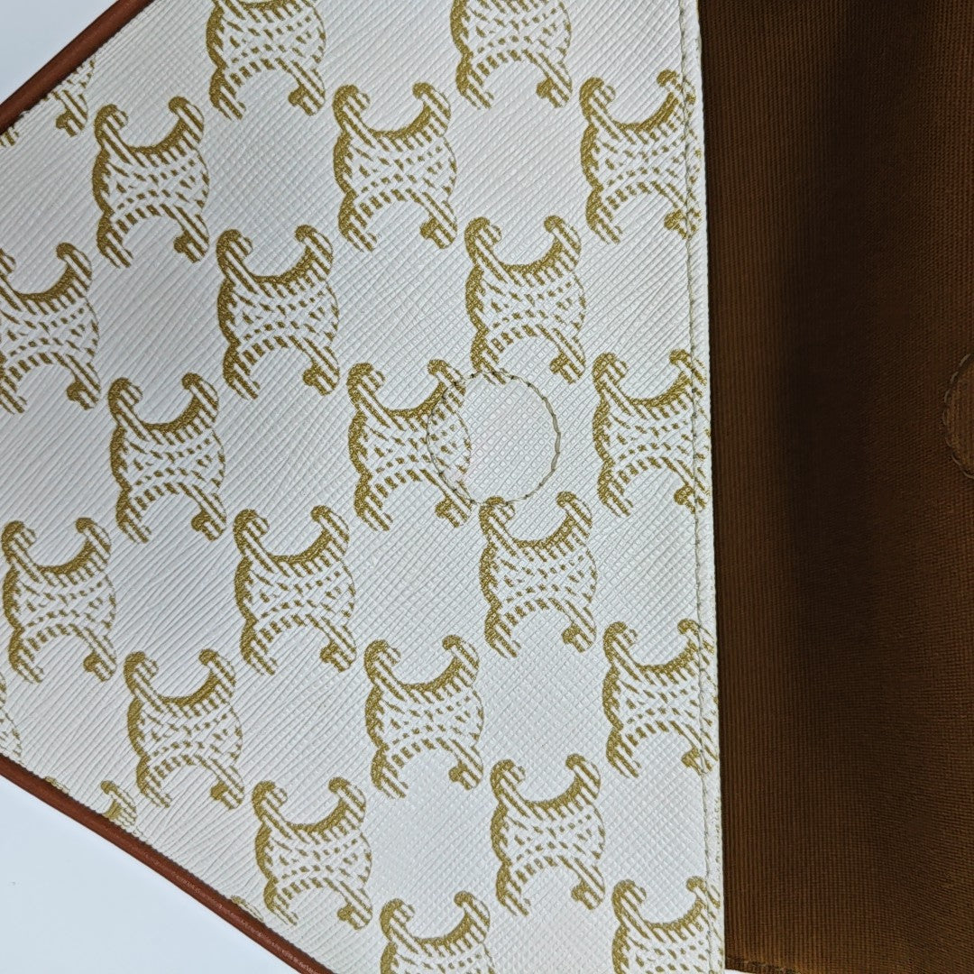 TRIANGLE Coated Canvas Brown