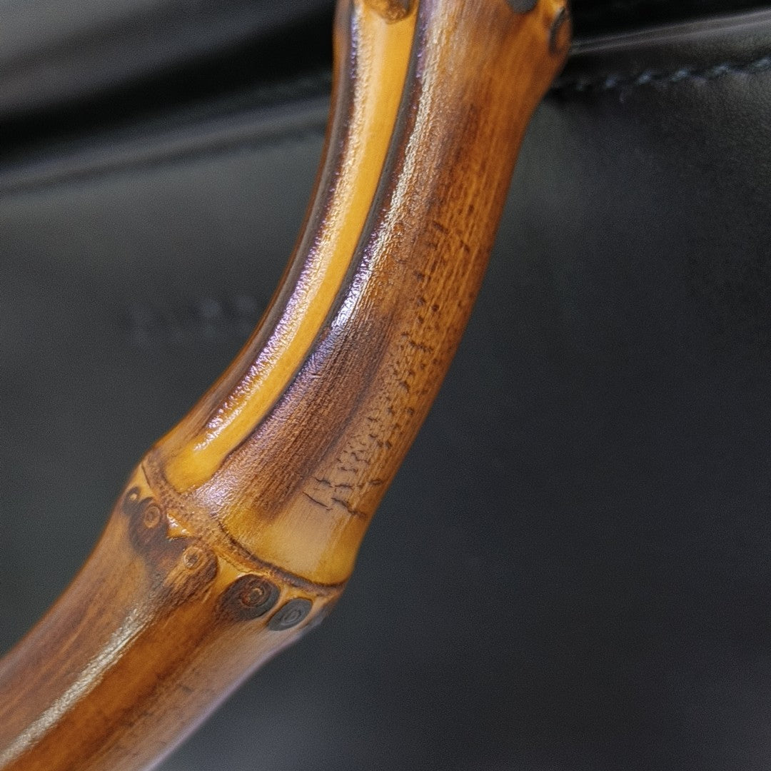 Nymphaea Calfskin Black