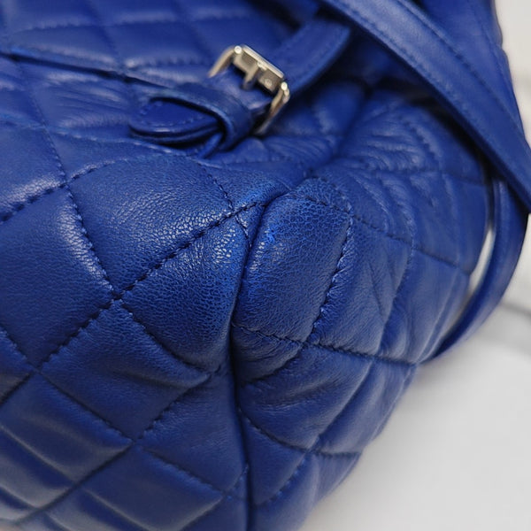 URBAN SPIRIT Small Quilted Lambskin Blue