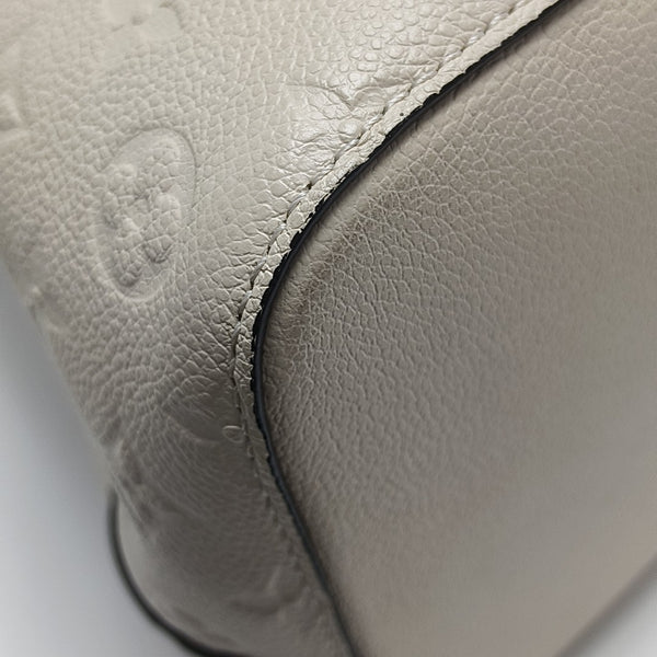 NÉONOÉ MM Monogram Calfskin White