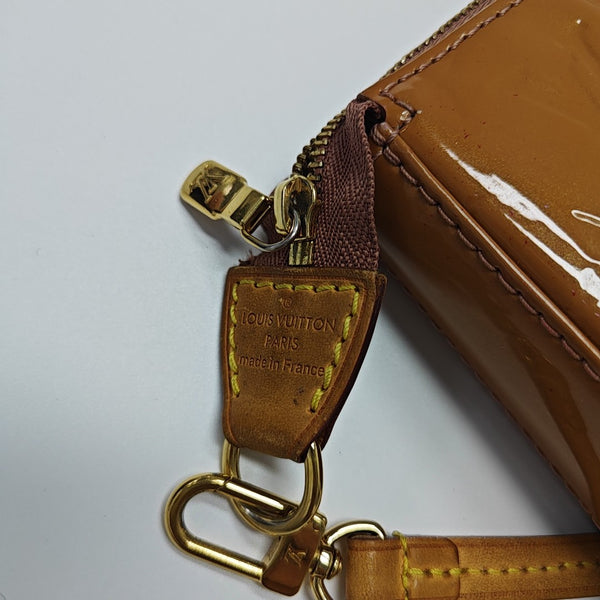 ACCESSOIRES GM Patent Leather Brown