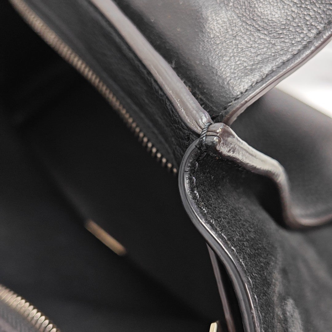 TRAPEZE Medium Calfskin Black