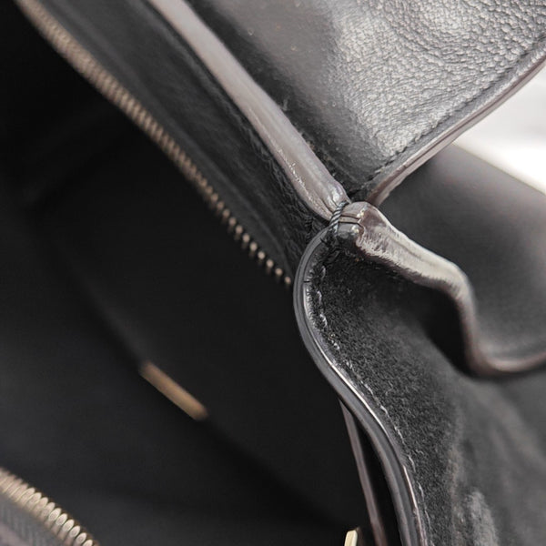 TRAPEZE Medium Calfskin Black