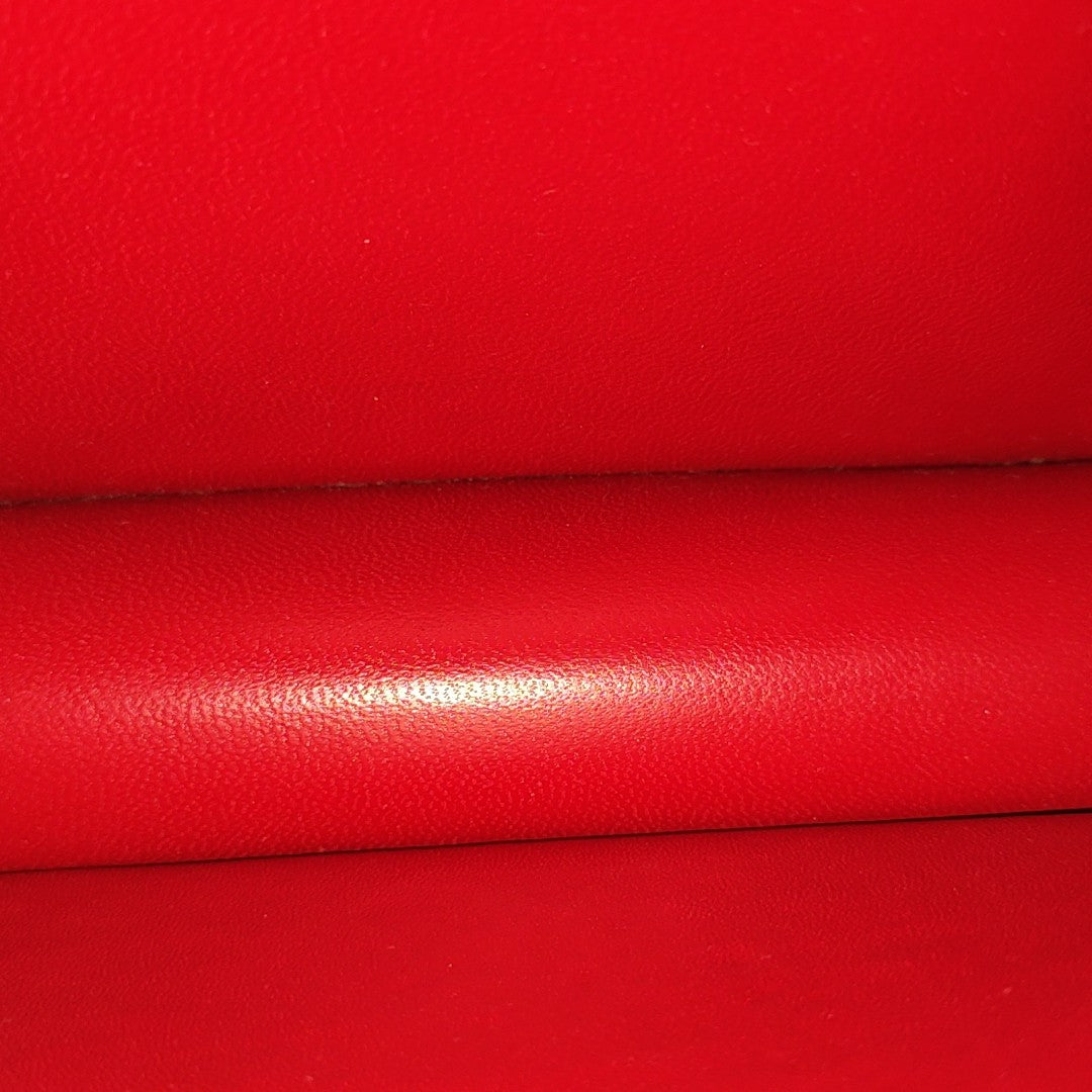 CLASSIC BOX Medium Calfskin Red