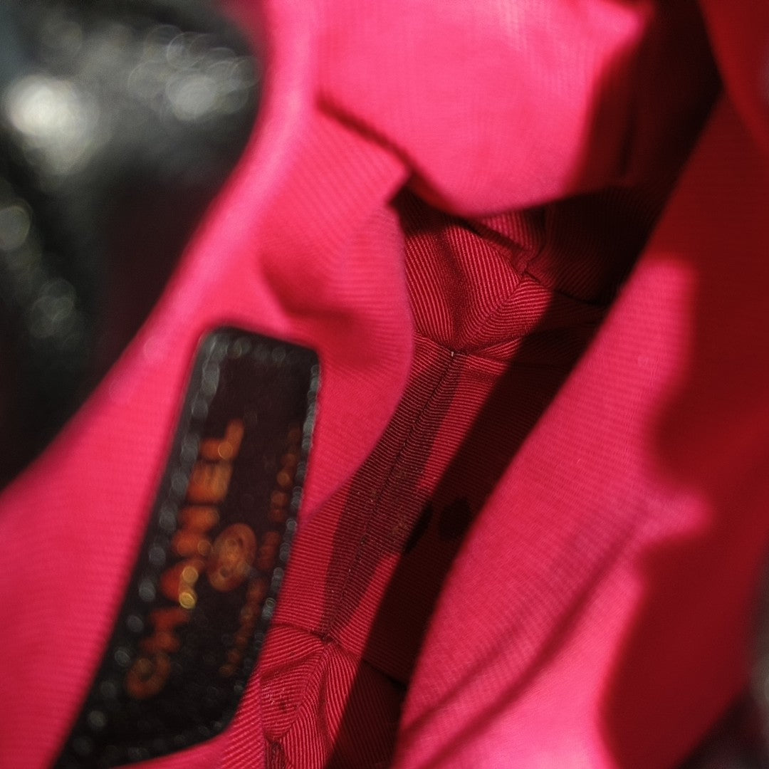 ROUND Quilted Lambskin Black