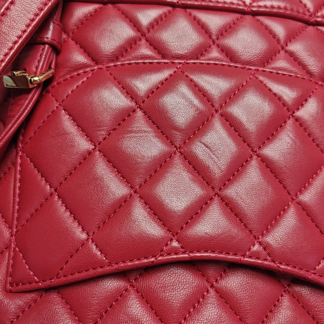 URBAN SPIRIT Small Quilted Lambskin Red