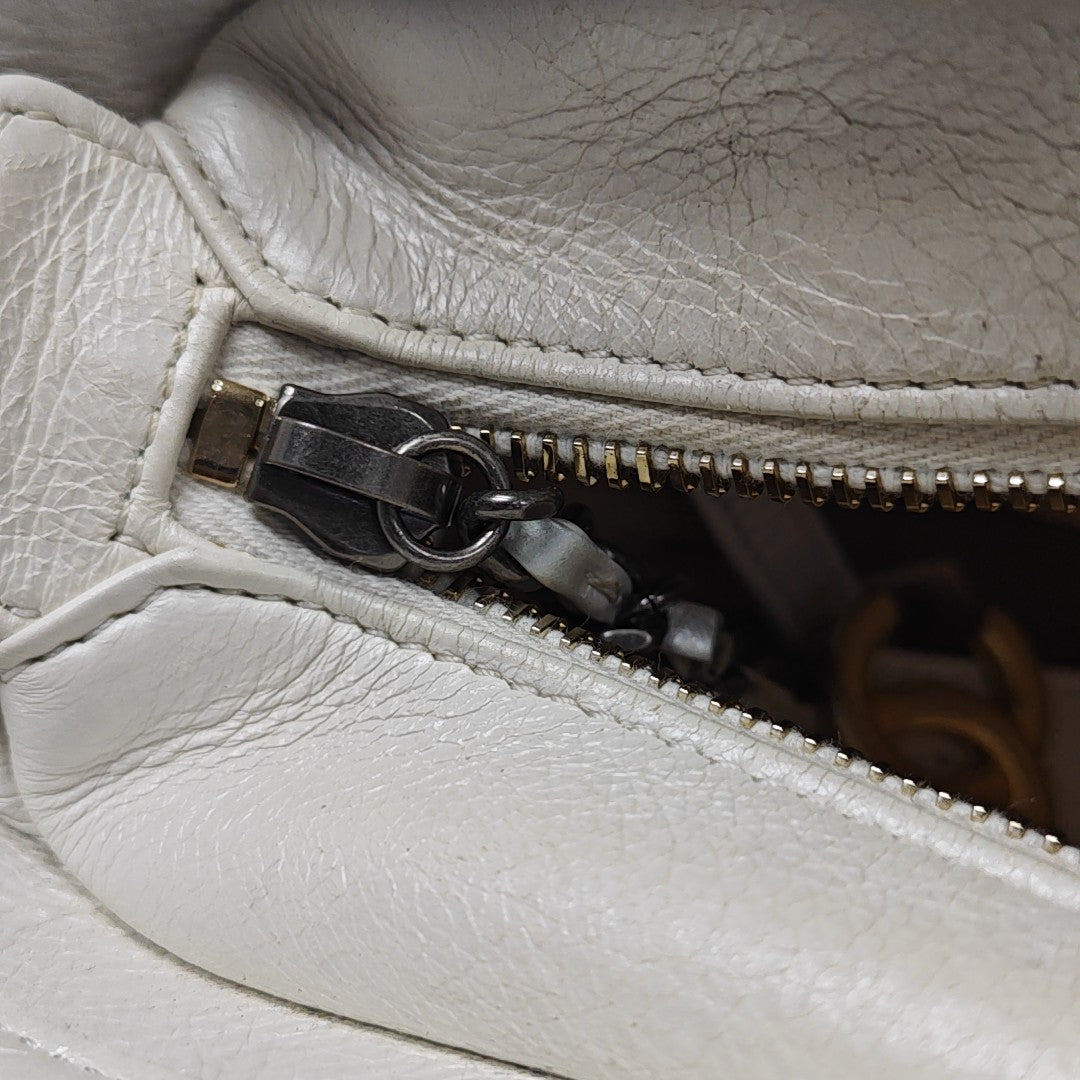 GABRIELLE Small Chevron Calfskin White