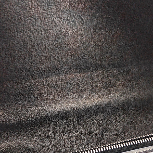 Authenticated pre-owned  CLASSIC BOX Calfskin Silver - Shoulder Bag at Looply