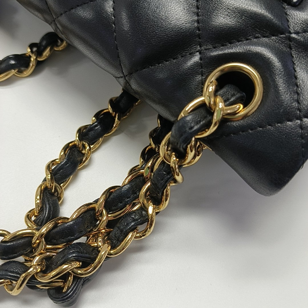 CLASSIC FLAP Jumbo Quilted Lambskin Black
