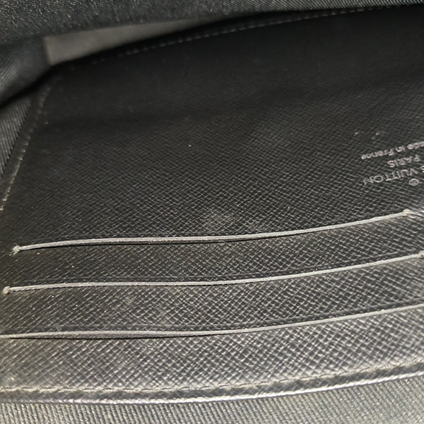 Pochette Voyag MM Damier Graphite Coated Canvas Gray