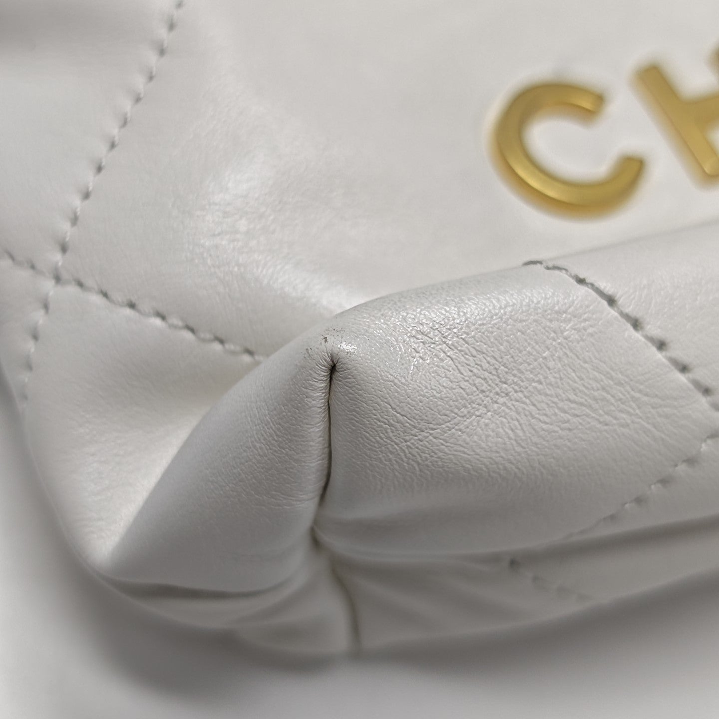 CHANEL 22 Mini Quilted Calfskin White