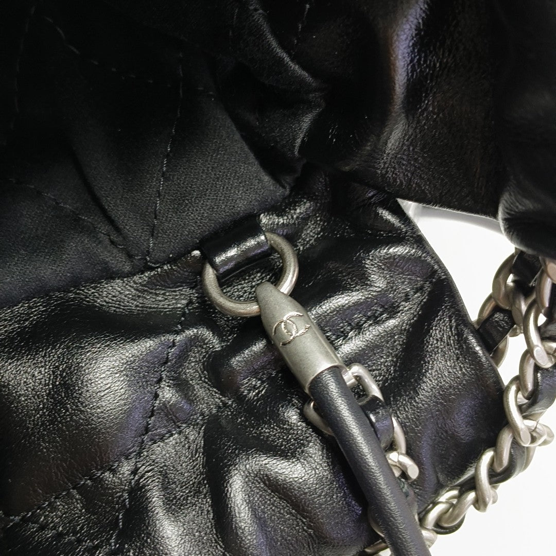 CHANEL 22 Mini Quilted Calfskin Black