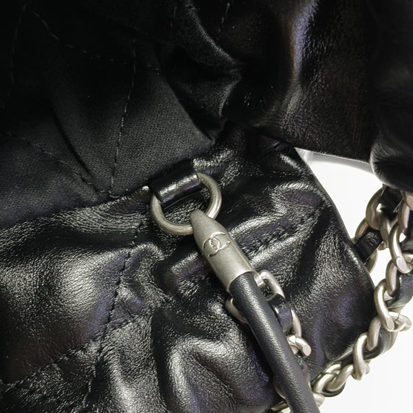 CHANEL 22 Mini Quilted Calfskin Black