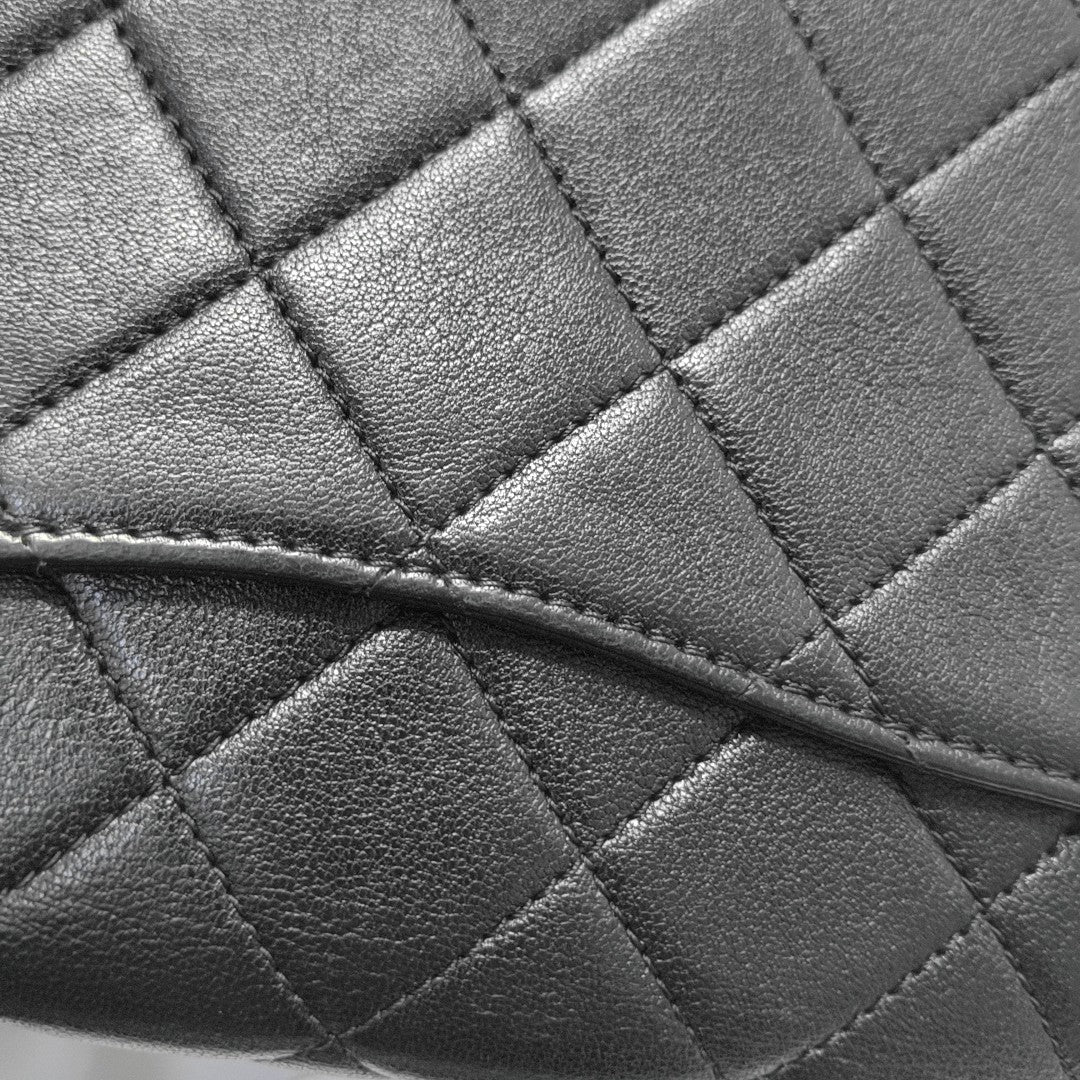 CHAIN INFINITY TOP HANDLE Quilted Lambskin Black