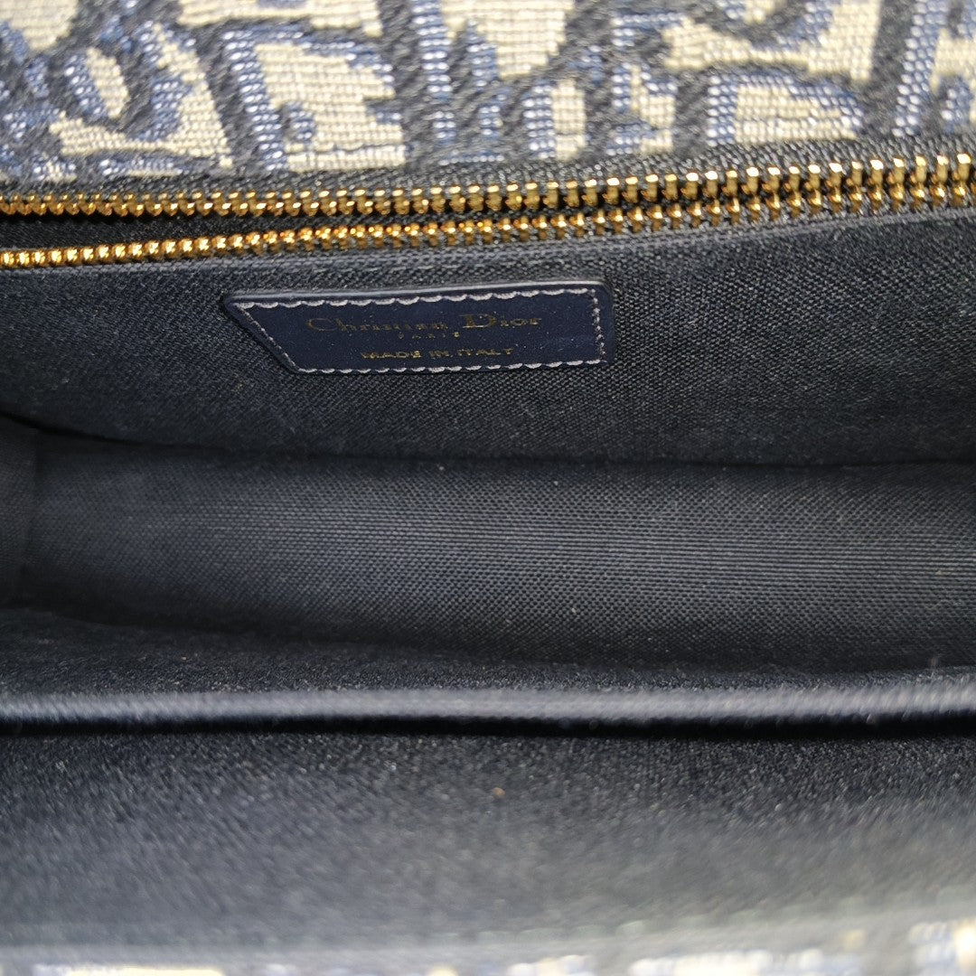 30 Montaigne Medium Oblique Canvas Blue