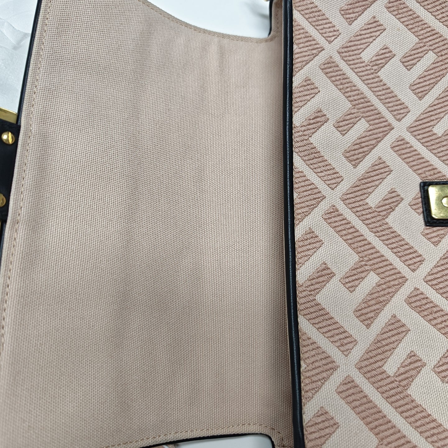 Baguette Medium Canvas Pink