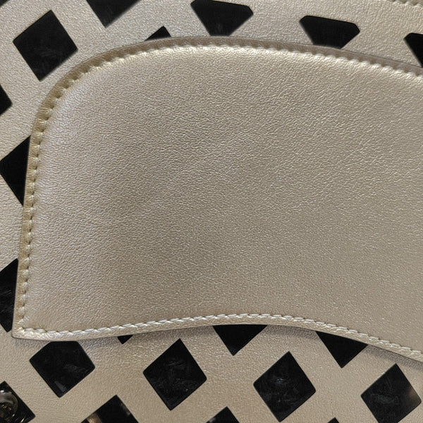 CLASSIC FLAP Calfskin Gold