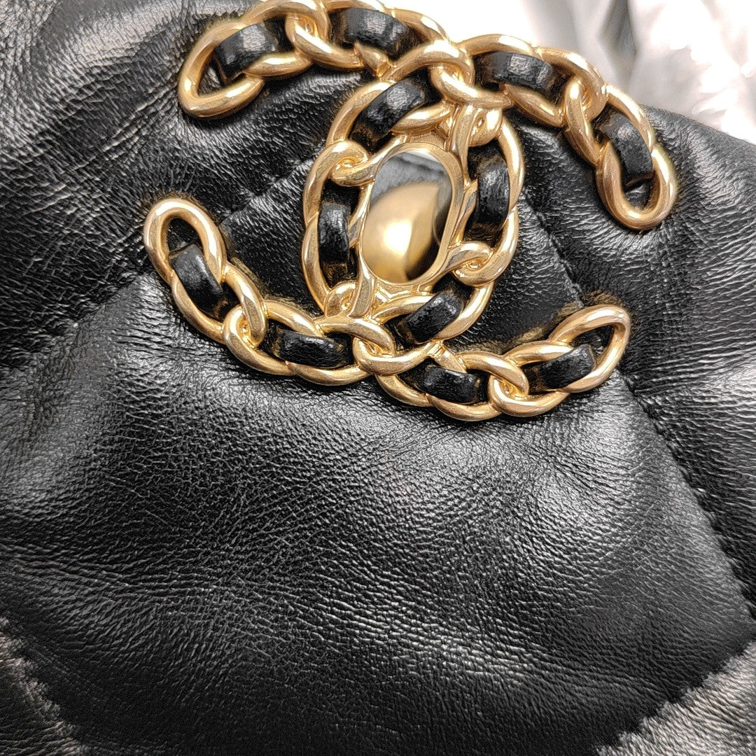CHANEL 19 Large Quilted Lambskin Black