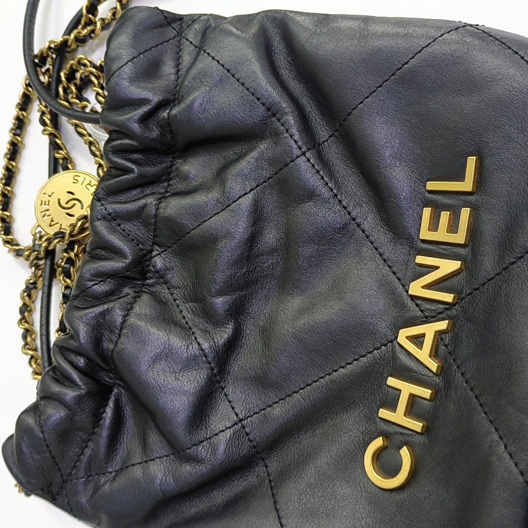 CHANEL 22 Mini Quilted Calfskin Black