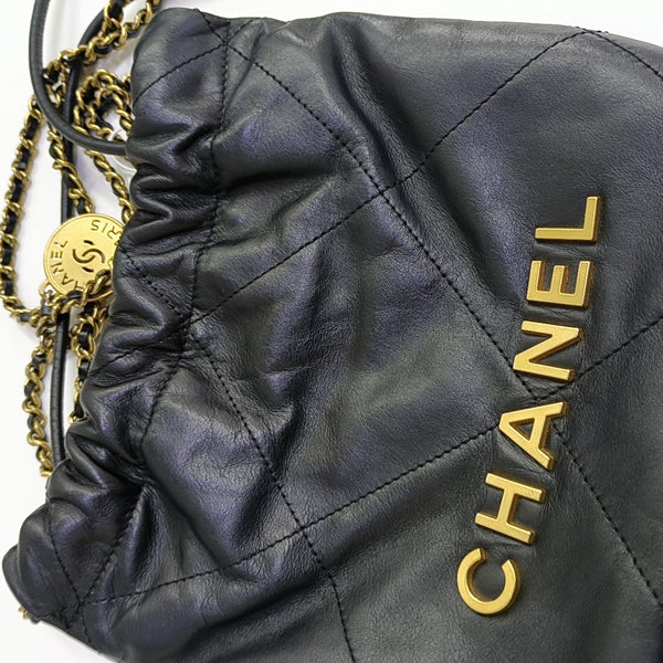 CHANEL 22 Mini Quilted Calfskin Black