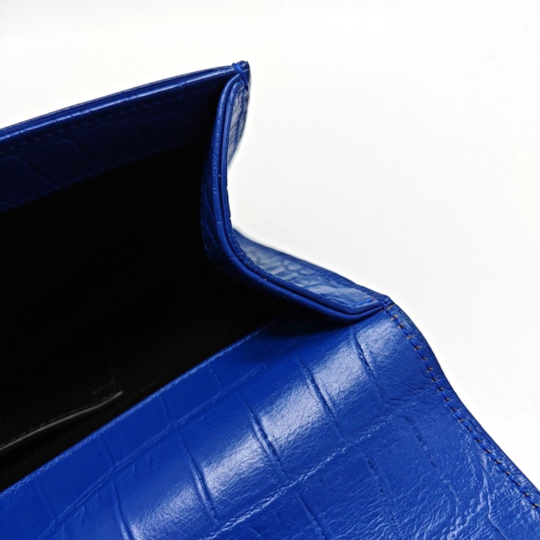 Authenticated pre-owned  KATE Medium Calfskin Blue - Clutch at Looply