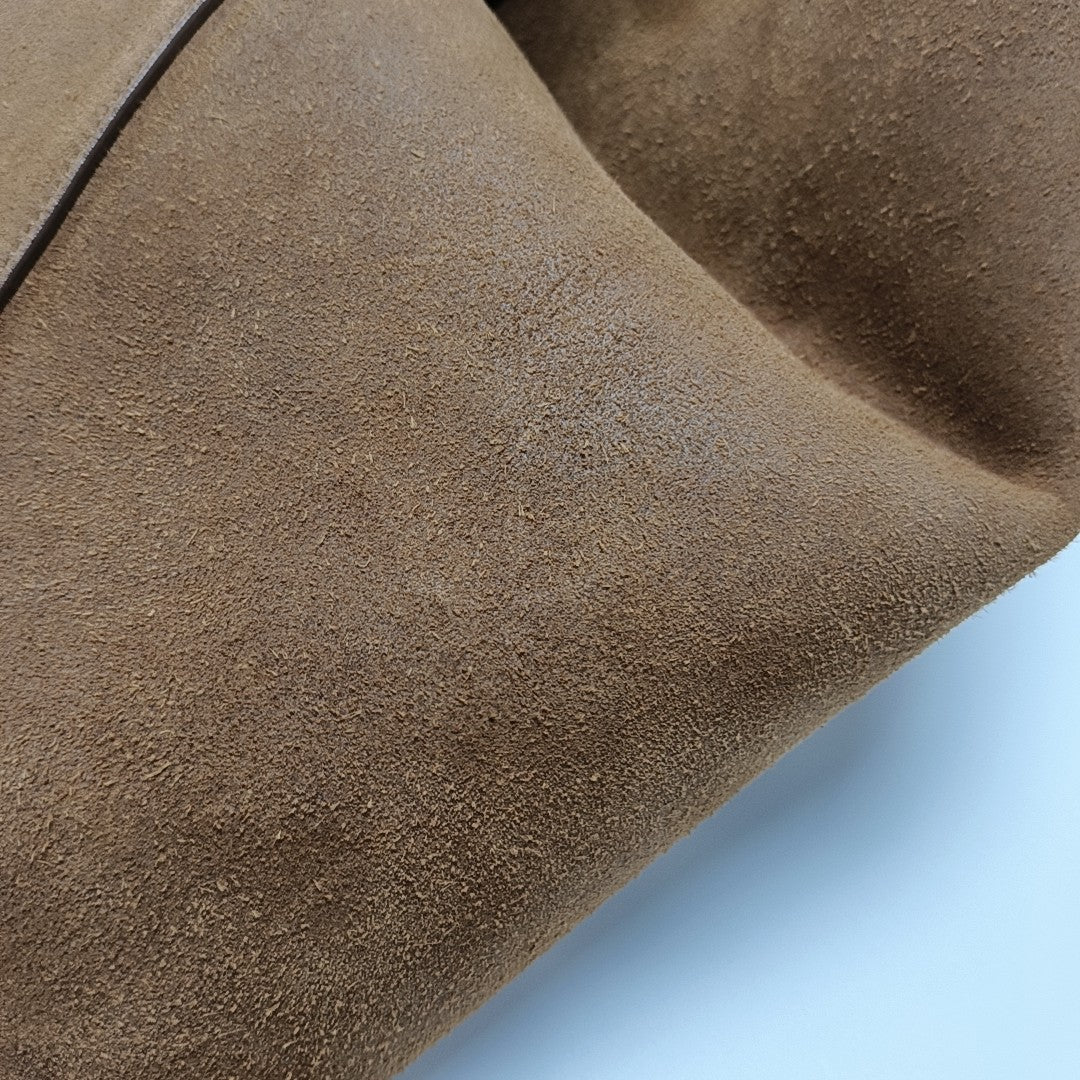 Puzzle Fold Suede Brown