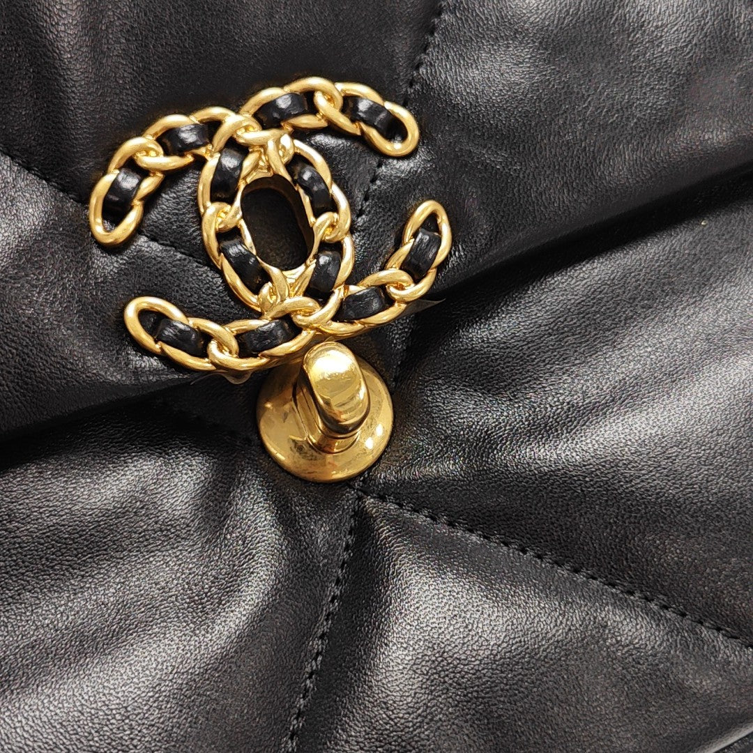 CHANEL 19 Small Quilted Lambskin Black