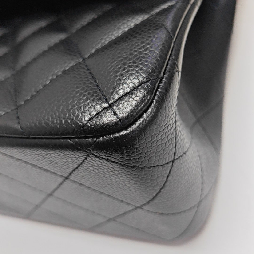CLASSIC FLAP Jumbo Quilted Grained Calfskin Black