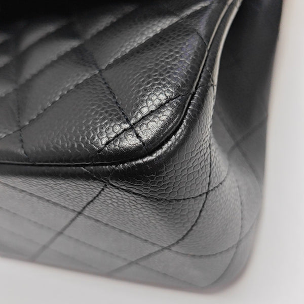CLASSIC FLAP Jumbo Quilted Grained Calfskin Black