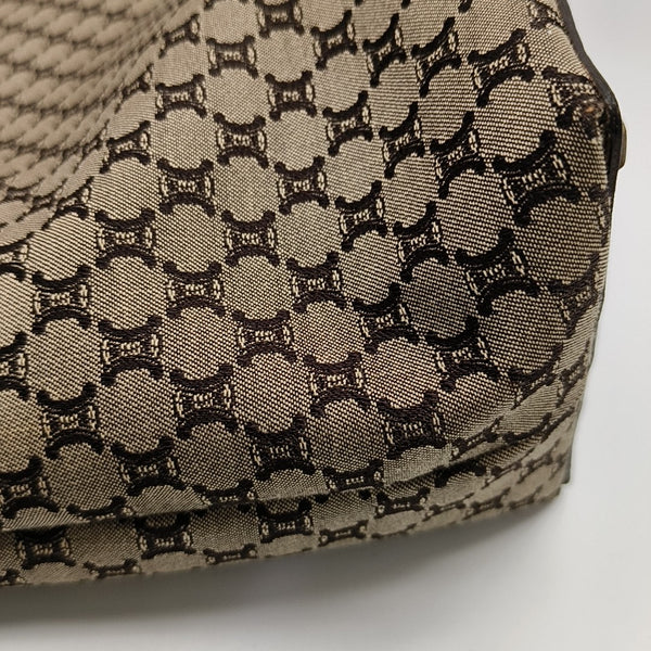 Canvas Brown