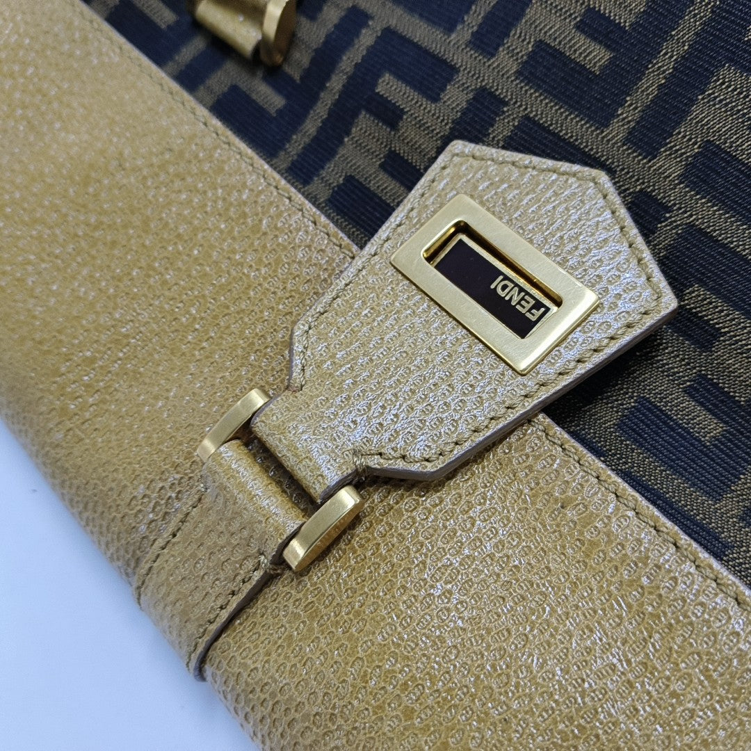 Canvas Brown
