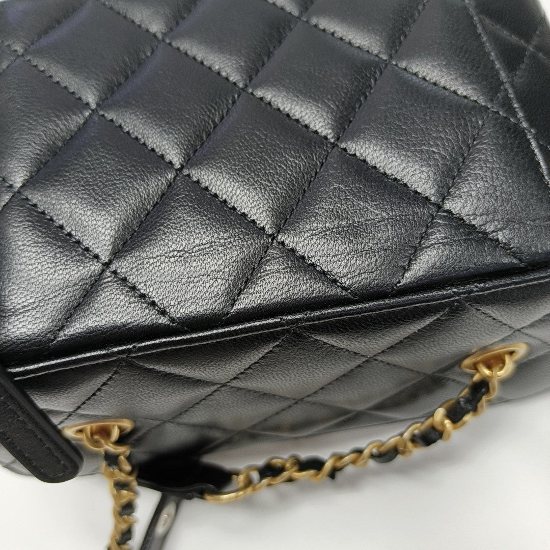 Quilted Lambskin Shoulder Bag Black