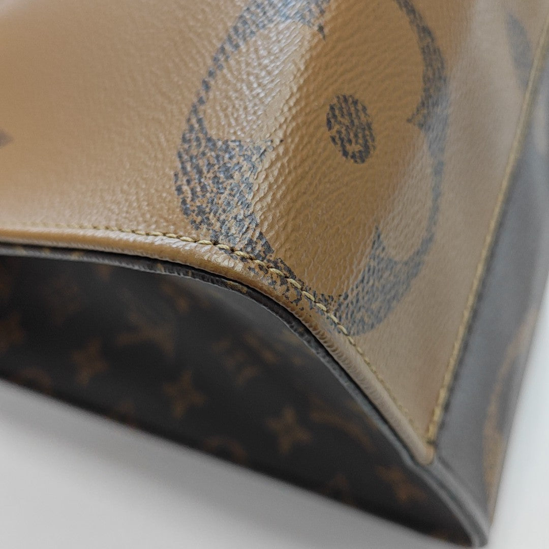 Authenticated pre-owned  ONTHEGO MM Monogram Coated Canvas Brown - Tote Bag at Looply