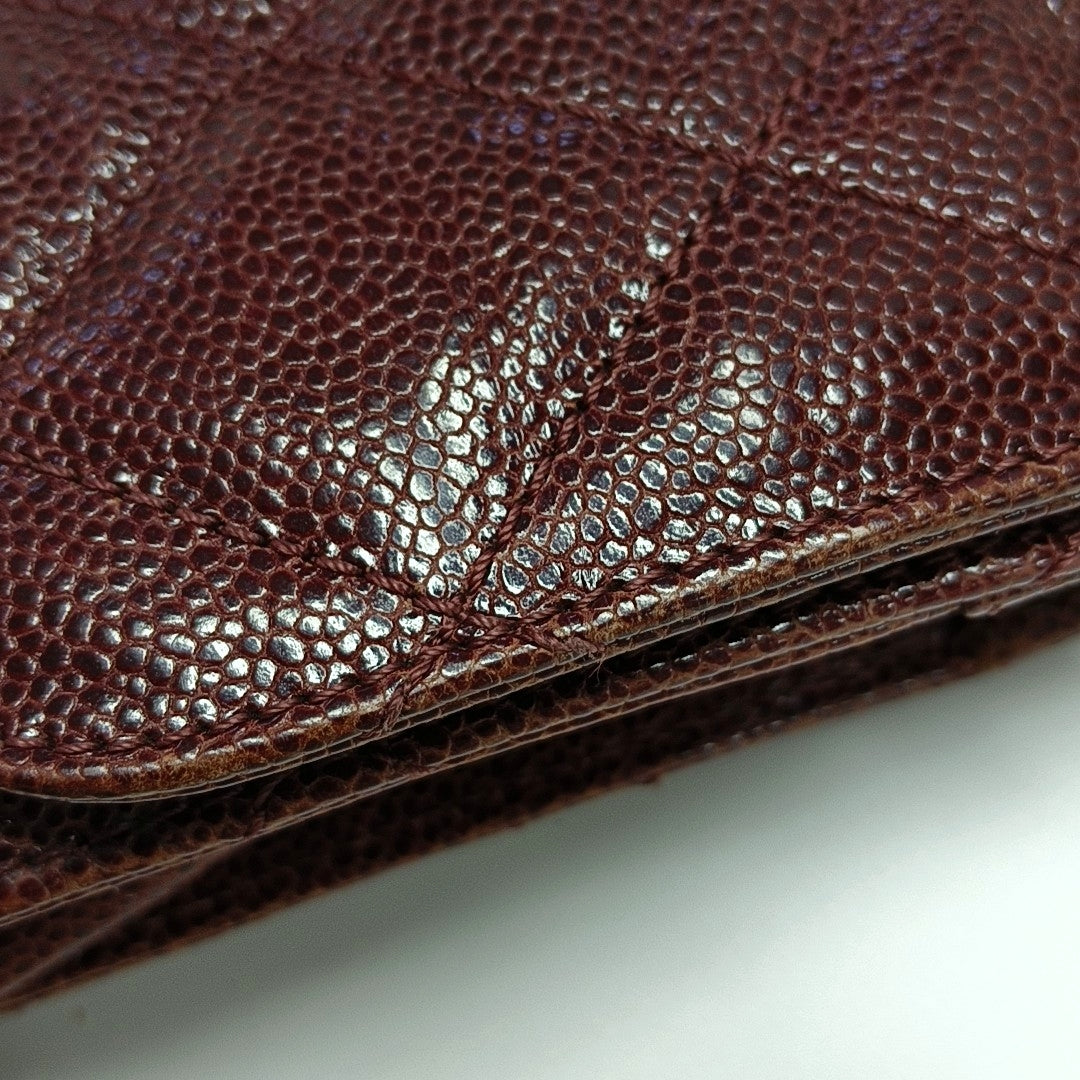 Authenticated pre-owned  CLASSIC FLAP Quilted Grained Calfskin Red - Shoulder Bag at Looply