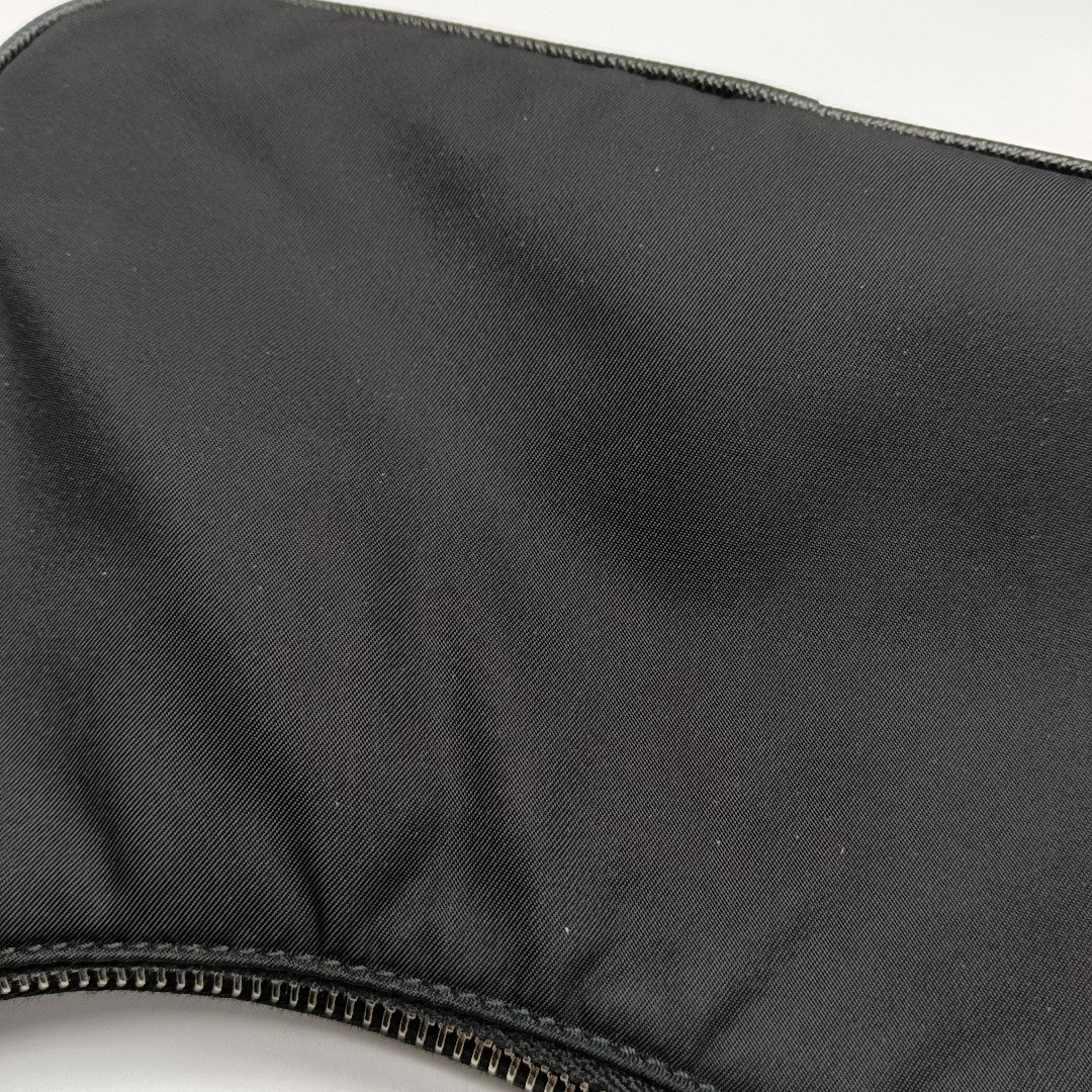 Authenticated pre-owned  Re-Edition2005 Nylon Black - Shoulder Bag at Looply